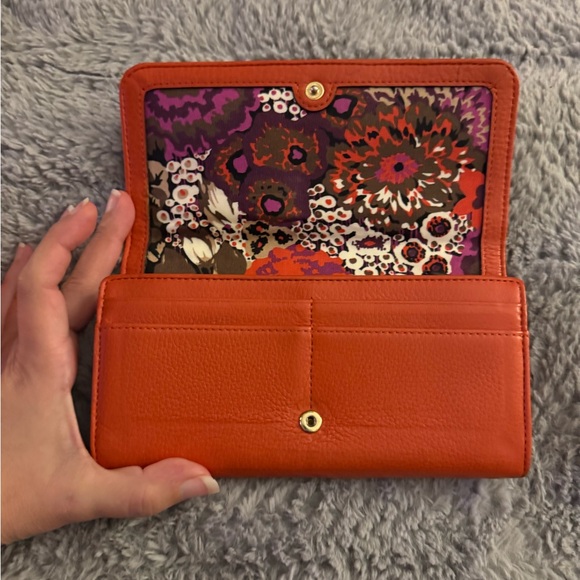 VERA BRADLEY Audrey Leather Quilted Orange Wallet - Picture 13 of 15